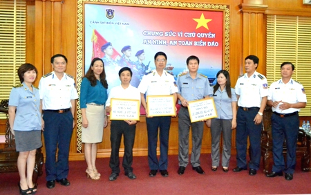 Overseas Vietnamese in Canada continue towards the homeland